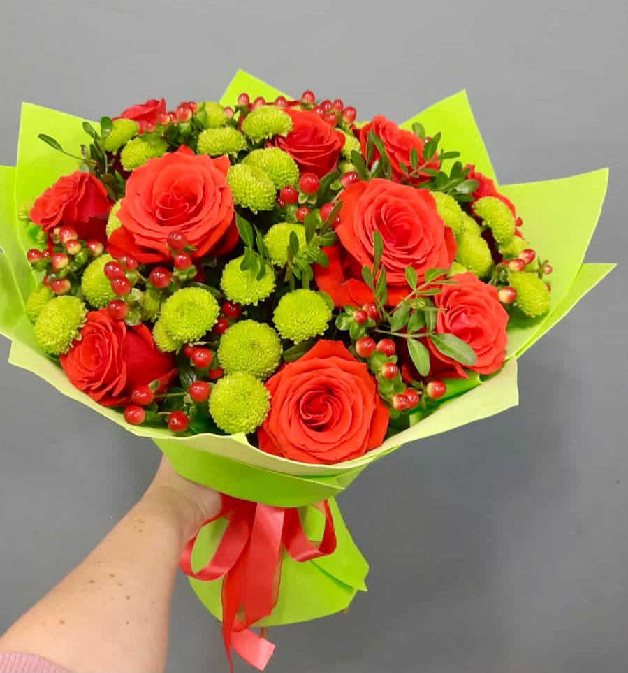 Букет цветов из: Хризантемы и Розы в Нижнедевицком