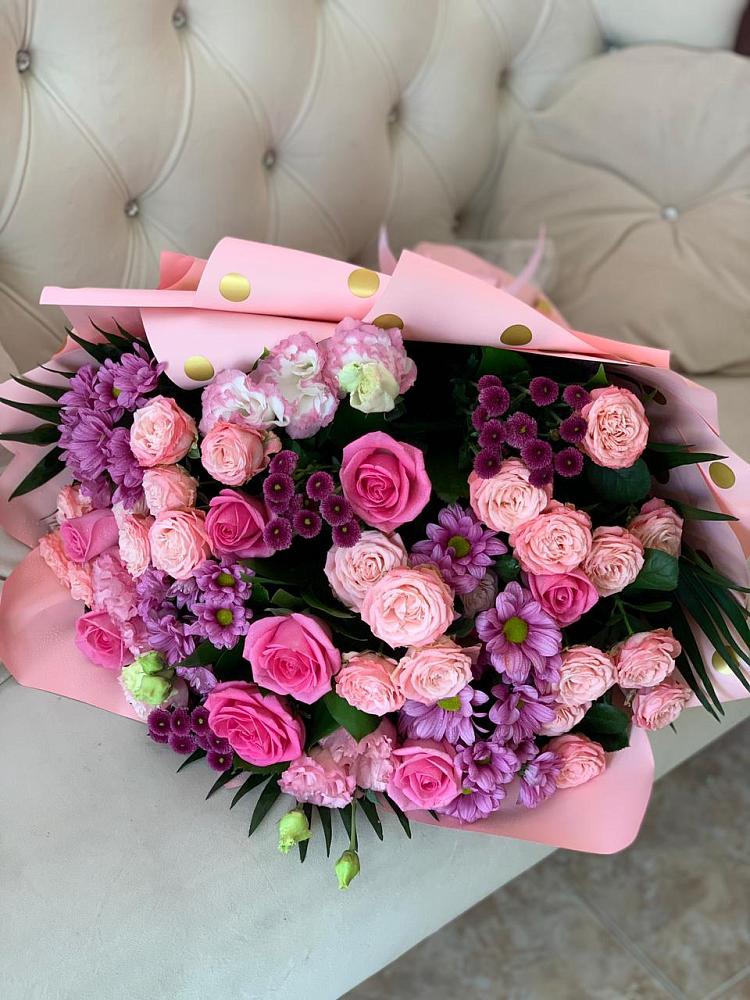 Букет цветов из: Хризантемы, Розы и Лизиантусы в Нижнедевицком