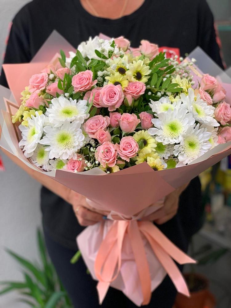 Букет цветов из: Розы и Хризантемы в Нижнедевицком