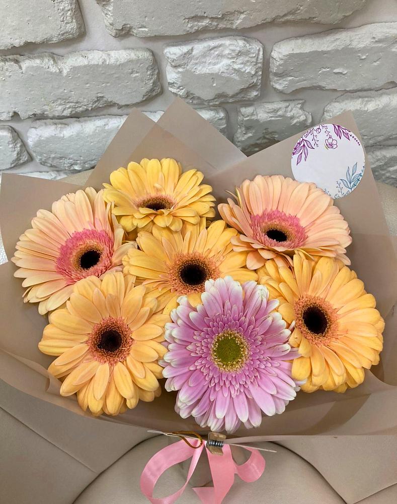 Букет цветов из: Герберы в Нижнедевицком