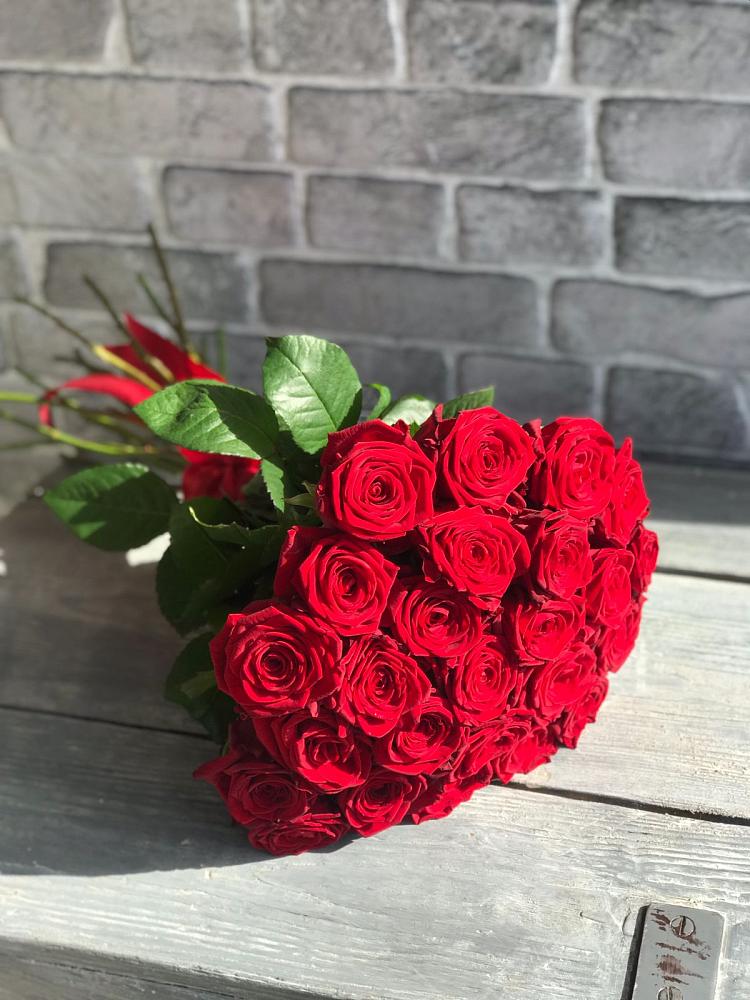 Букет Красные розы Фридом в Нижнедевицком