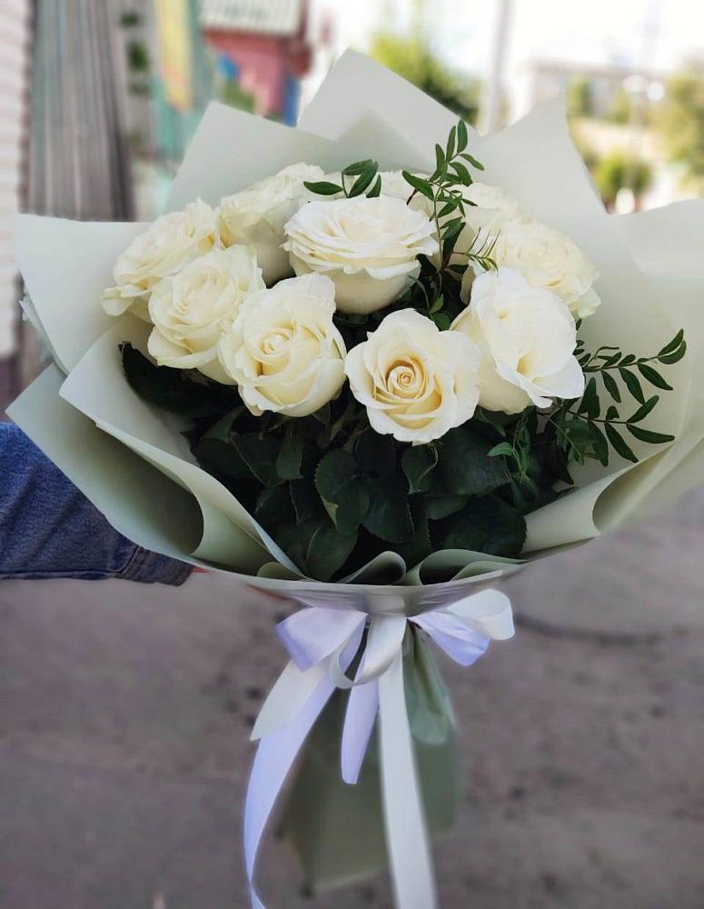 Букет Белые розы Проуд в Нижнедевицком
