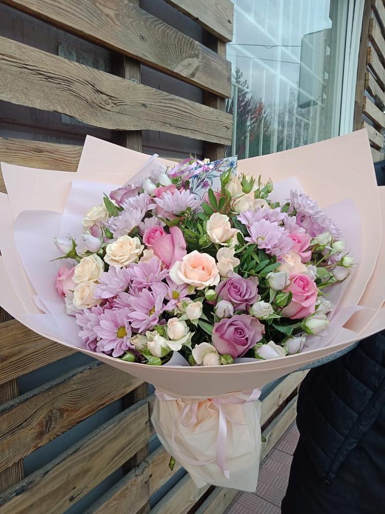 Букет цветов из: Розы и Хризантемы в Нижнедевицком