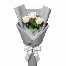 Букет 3 белые розы в Нижнедевицком