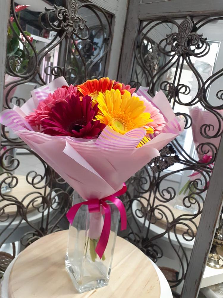 Букет цветов из: Герберы в Нижнедевицком