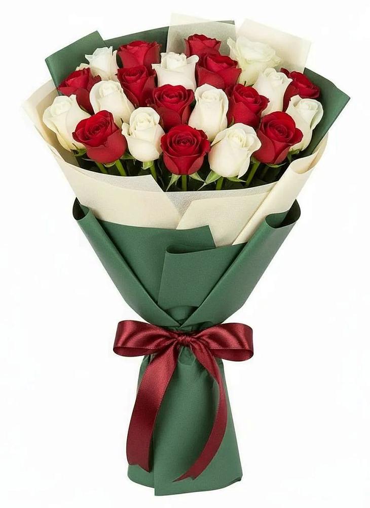 Букет Микс из красных и белых роз в Нижнедевицком