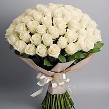 Букет 101 беля роза Белоснежка в Нижнедевицком