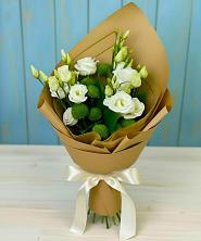 Букет цветов из:  Хризантемы и Лизиантусы в Нижнедевицком