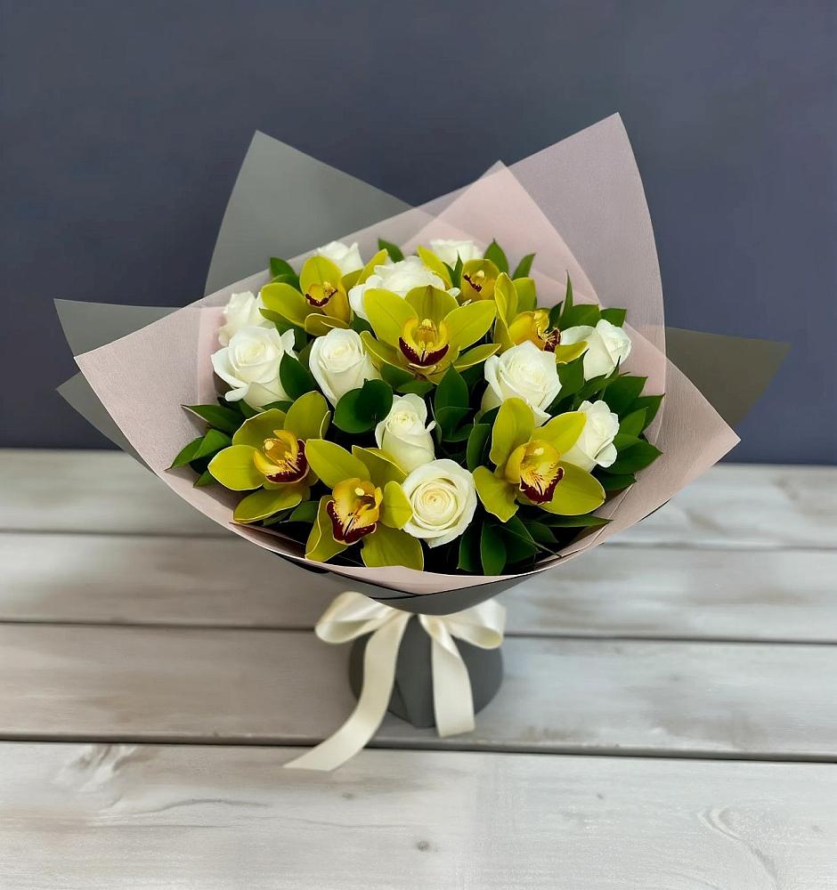 Букет цветов из: Орхидеи и Розы в Нижнедевицком