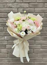 Букет цветов из:  Гвоздики, Розы, Лизиантусы и Хризантемы в Нижнедевицком