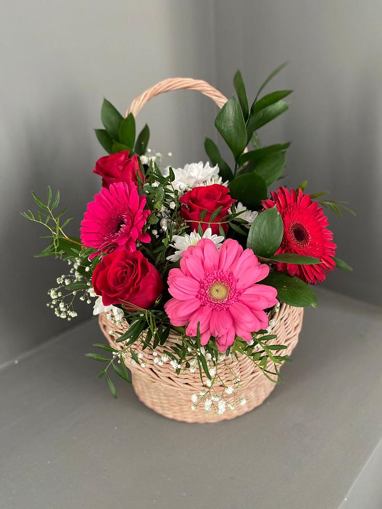 Цветочная композиция из Розы, Хризантемы и Герберы в корзине в Нижнедевицком