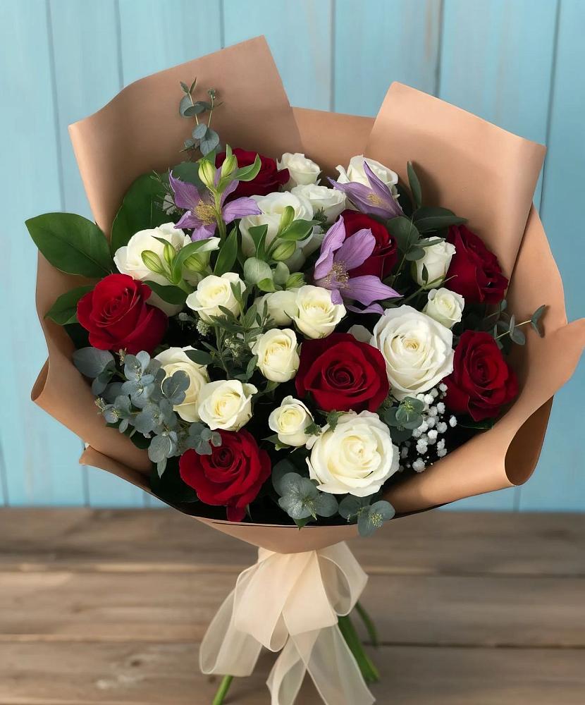 Букет цветов из: Розы и Альстромерии в Нижнедевицком
