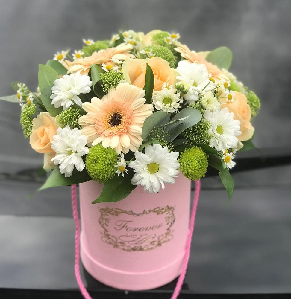 Цветочная композиция из Розы, Герберы и Хризантемы в шляпной коробке в Нижнедевицком