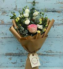Букет цветов из:  Розы и Лизиантусы в Нижнедевицком