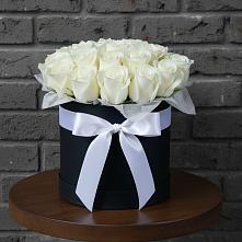 Цветочная композиция из Розы в шляпной коробке в Нижнедевицком